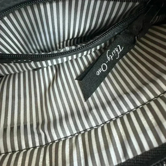 Thirty-One hobo bag with circle print one strap size 11 X 7 - Picture 12 of 13